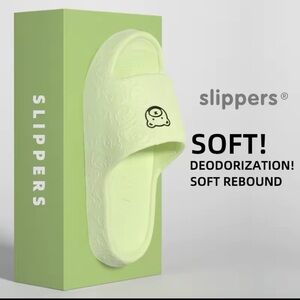 NWOT Non-slip rubber Slippers outer Wear /Indoor Sandals green size 40-41